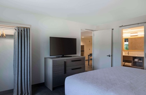 The Centre Hotel | Home2 Suites by Hilton East Haven New Haven
