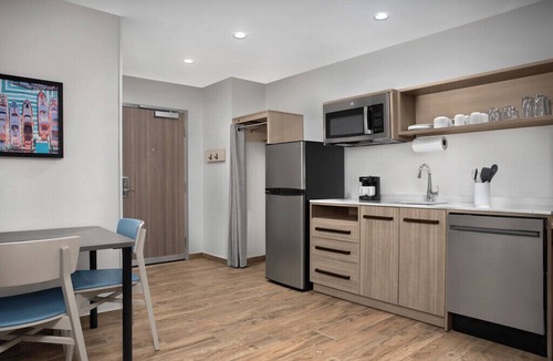 Weston Hotel | Home2 Suites By Hilton Weston Ft. Lauderdale