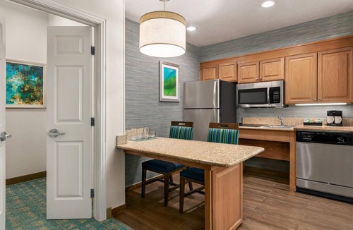 Villas Hotel | Homewood Suites by Hilton - Fort Myers