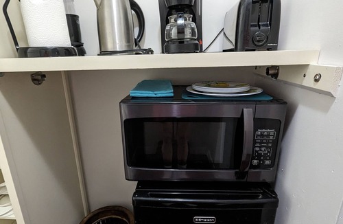 Port Saint Lucie Apartment | Honey Room Perfect Comfort with Wi-Fi & Free Parking