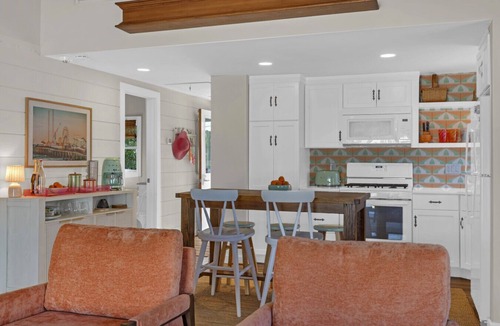 Dover Beaches North House | Hot Tub| 3BR Lavallette| Girls Trip at the Beach