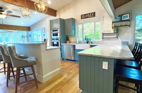 Lake Lure House | Hot Tub. Dog friendly. FREE Pontoon boat & jump off boathouse.