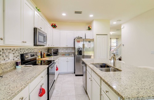Vero Beach House | Hot Tub & Tennis Court Access: Cozy Townhome