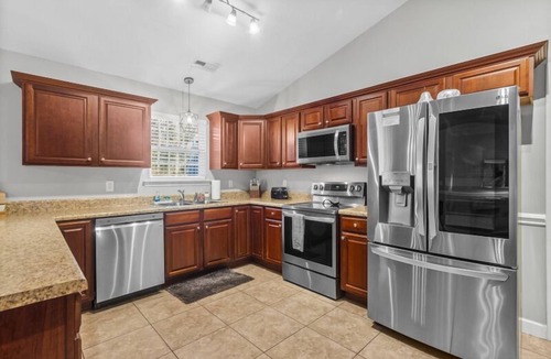 Campobello House | 🌟HOT TUB🌟Game Room Getaway Private Home Near Greer Seasonal Pool