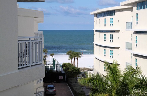Siesta Key Condo | House of the Sun Top Floor 2 Bdrm/2 Bath
