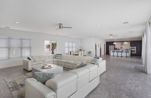 Hunt Club House | Huge Family Retreat w/Heated Pool & Games