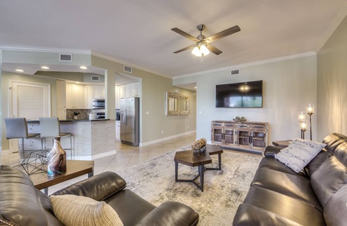 Bonita Shores Condo | Huge Heated Pool & Sunny Beach by our Free Shuttle!