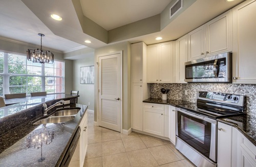 Bonita Shores Condo | Huge Heated Pool & Sunny Beach by our Free Shuttle!