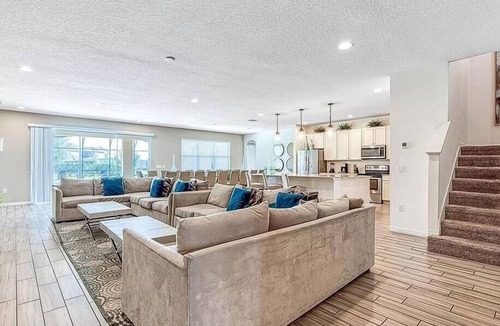 Loughman House | Huge, Popular Resort Villa 30+ Guests - Resort/Pool/Spa/Game Room/Near Disney!
