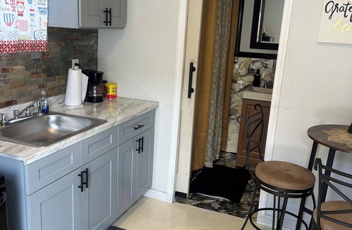 East Tampa Apartment | Hughes Studio