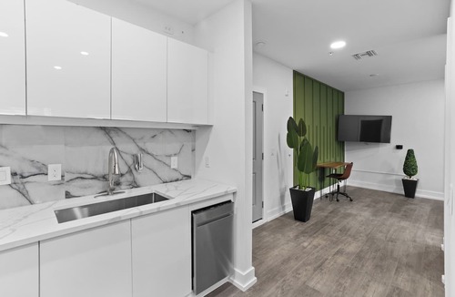 SoHo Apartment | Hyde Park 1/1 private residence 16