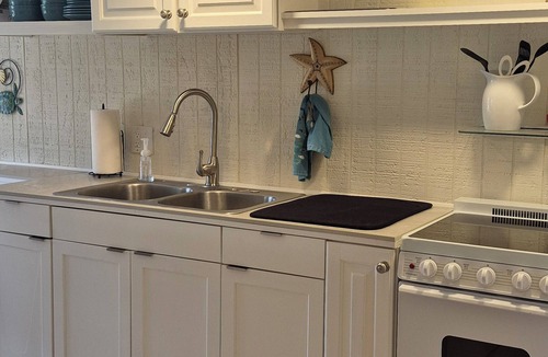 Fort Myers Beach Apartment | I'm the ONE! The CONCH Walk to Beach and Times Square