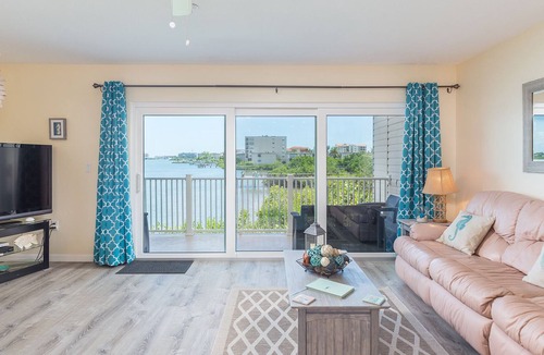 Indian Shores Condo | Immaculate Indian Shores Condo With Amazing Views In Quiet Captian's Cove.