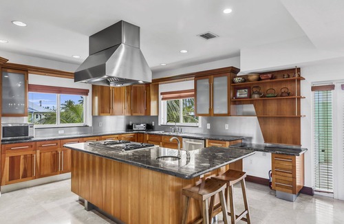 Tavernier House | Immaculate Islamorada Home with 100' of Dockage, Pool & More!