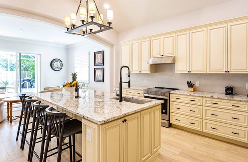 Naples Park House | Imola 4BR Pool Home | Near Beach & Mercato