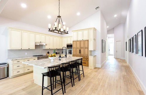 Naples Park House | Imola: Newly Remodeled Pool Home Minutes from Vanderbilt Beach. Family-Friendly Retreat with 4 BR, 3.5 Bathrooms, and Private Screened Pool. Perfect Location Near Mercato and Naples Attractions