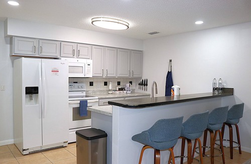 Lakeland House | Indigo City Escape