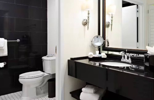 Pelican Bay Hotel | Inn at Pelican Bay | 2 Double City | Vanderbilt Beach, Heated Pool, Fire Pit