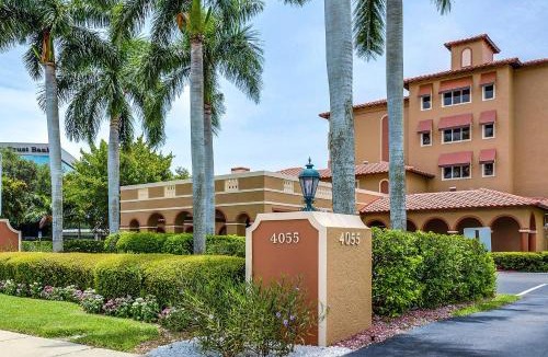 Park Shore Hotel | Inn of Naples, Tapestry Collection by Hilton