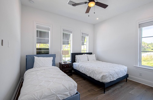 Fort Pierce House | Inviting home with beach nearby, central AC, full kitchen, W/D, & dog-friendly