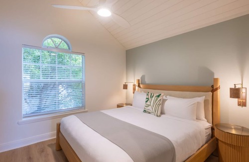Islamorada Hotel | Islamorada Getaway | 2 Family Ready Bayfront Villa w/Spacious Living Area