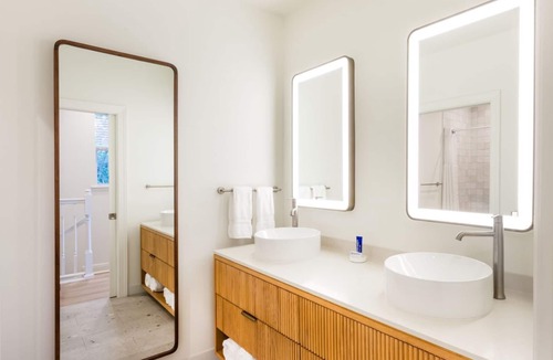 Islamorada Hotel | Islamorada Getaway | 2 Family Ready Bayfront Villa w/Spacious Living Area