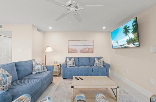 Sanibel House | Island Beach Club #220C