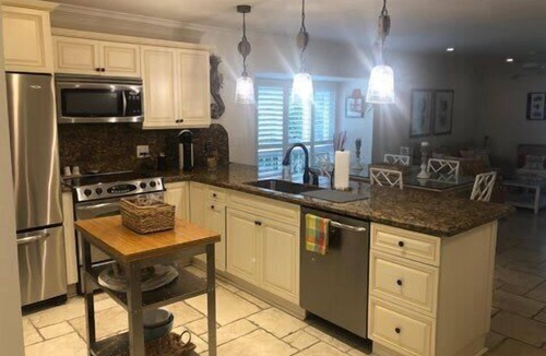 Rock Harbor Condo | Island Breeze Escape