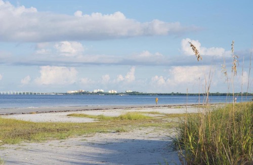 Fort Myers Beach House | Island Paradise Cottage by Sun Palace