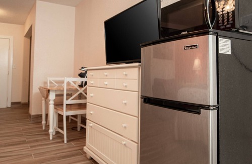Venice Hotel | Island Sun Inn & Suites - Historic Venice & Beach Getaway
