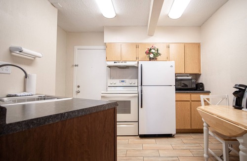 Venice Hotel | Island Sun Inn & Suites - Historic Venice & Beach Getaway