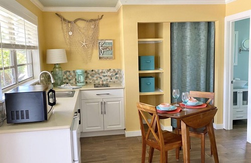 Sebastian House | Island View Cottages Sebastian