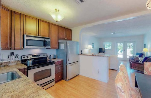 Holmes Beach Villa | Island villa with heated private pool, tranquil courtyard, easy beach access