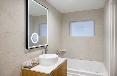 Islamorada Hotel | Islandstay Kitchen Pool Gym | 5 mi to Windley Reef | Hiking & Kayak Fun