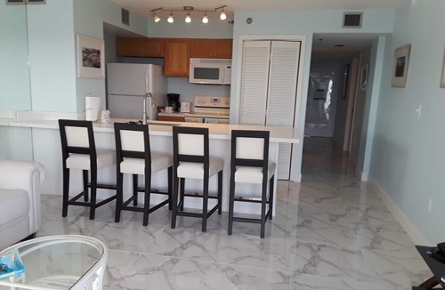 Tavernier Condo | Its an enjoyable two bed/bath unit with pleasant view of the marina and 0cean.