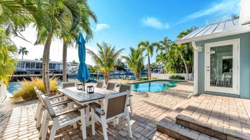 Holmes Beach House | Jackies Cottage