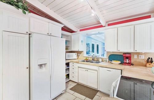 Jensen Beach House | Jensen Beach Cottage w/HEATED pool