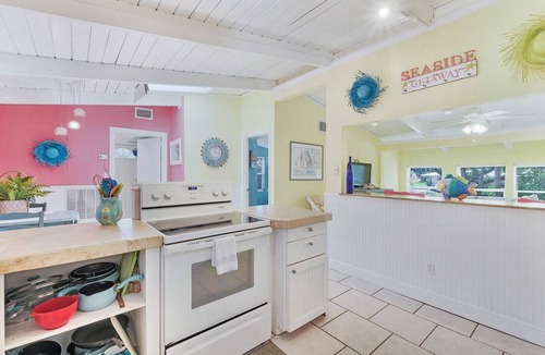 Jensen Beach House | Jensen Beach Cottage w/HEATED pool