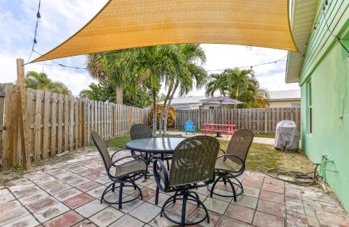 Beach Club Colony House | Jensen Beach Home: Walk to Beach Access!