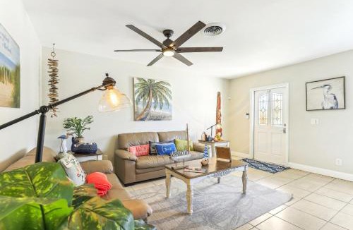 Beach Club Colony House | Jensen Beach Home: Walk to Beach Access!