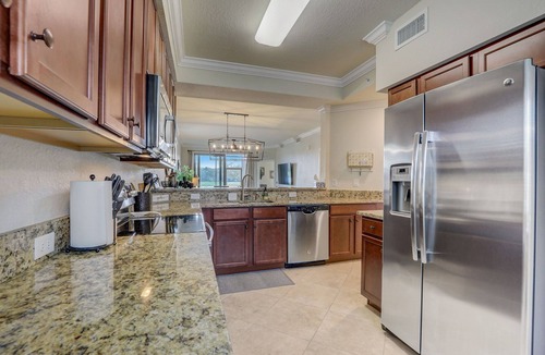 Lakewood Ranch Condo | JUNE SPECIAL, GROUND FLOOR End unit 2 Bed/2bath+Den, Beautiful water view