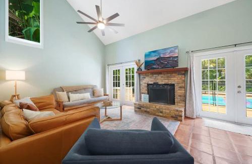 Jupiter Landing House | Jupiter Retreat w Private Pool