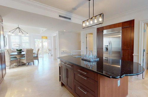 Marathon House | Kayaks, Paddle Boards, Bikes & Fishing- Marlin Bay