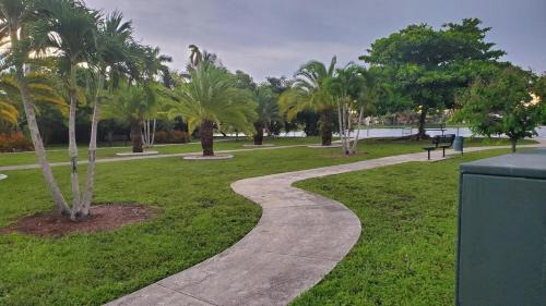 Tamiami Bed & Breakfast | KC Rich Services Room Suites