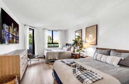 Key Biscayne Apartment | Key Colony 3BR Tropical Retreat-Beach Access Resort Amenities