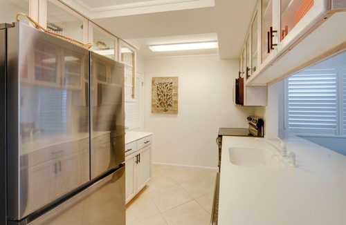 Rock Harbor Condo | Key Largo Getaway w/Bay Views + Pool Access!