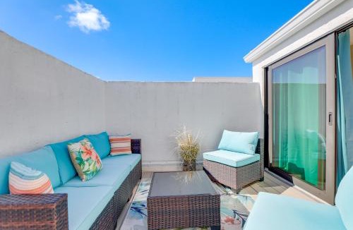 Englewood House | Key Retreat: Bay Views & Private Beach Access