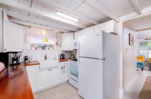 Islamorada House | Keys Cottage Downtown Islamorada — walk