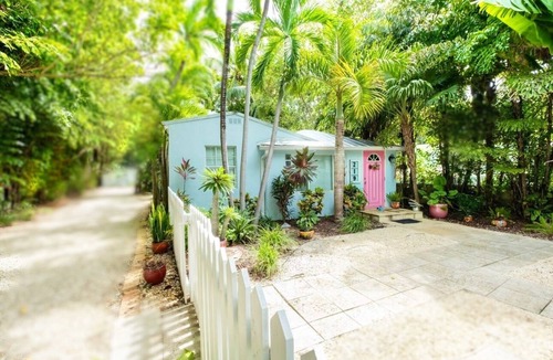 Islamorada House | Keys Cottage Downtown Islamorada — walk