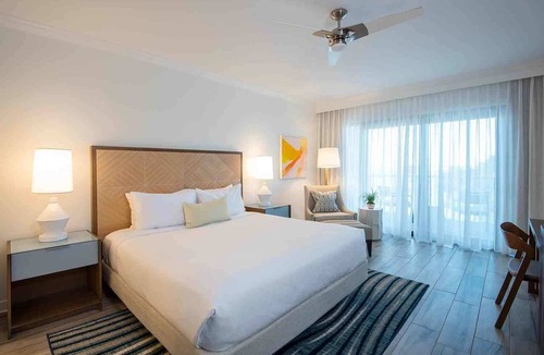 Marathon Hotel | King ADA w/Views in Duck Key | Marina, Spa & Pool